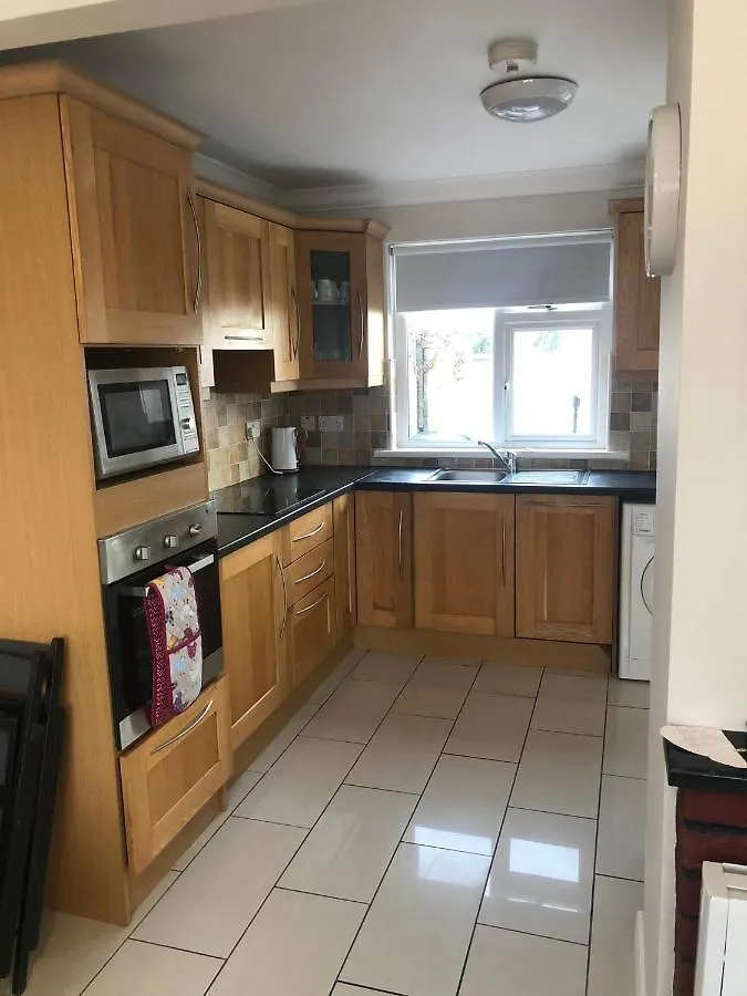 Cheerful 4 Bedroom Town House With Bbq, Galway 0*,  Ireland